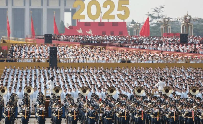 漢達森人共賞閱兵盛典2.jpeg 漢達森人共賞閱兵盛典2.jpeg